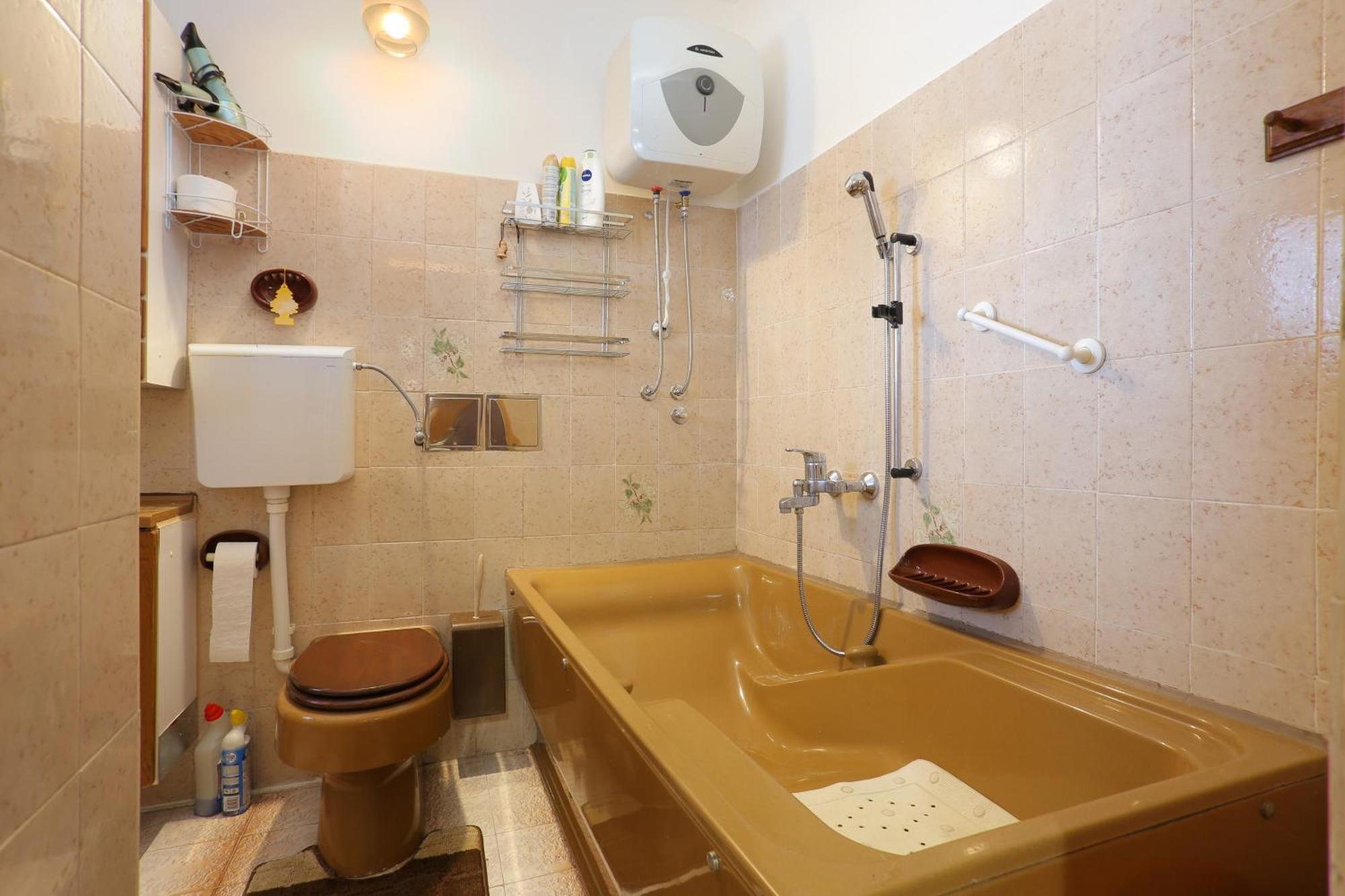 Apartments By The Sea Stanici, Omis - 1028 Tice Rom bilde