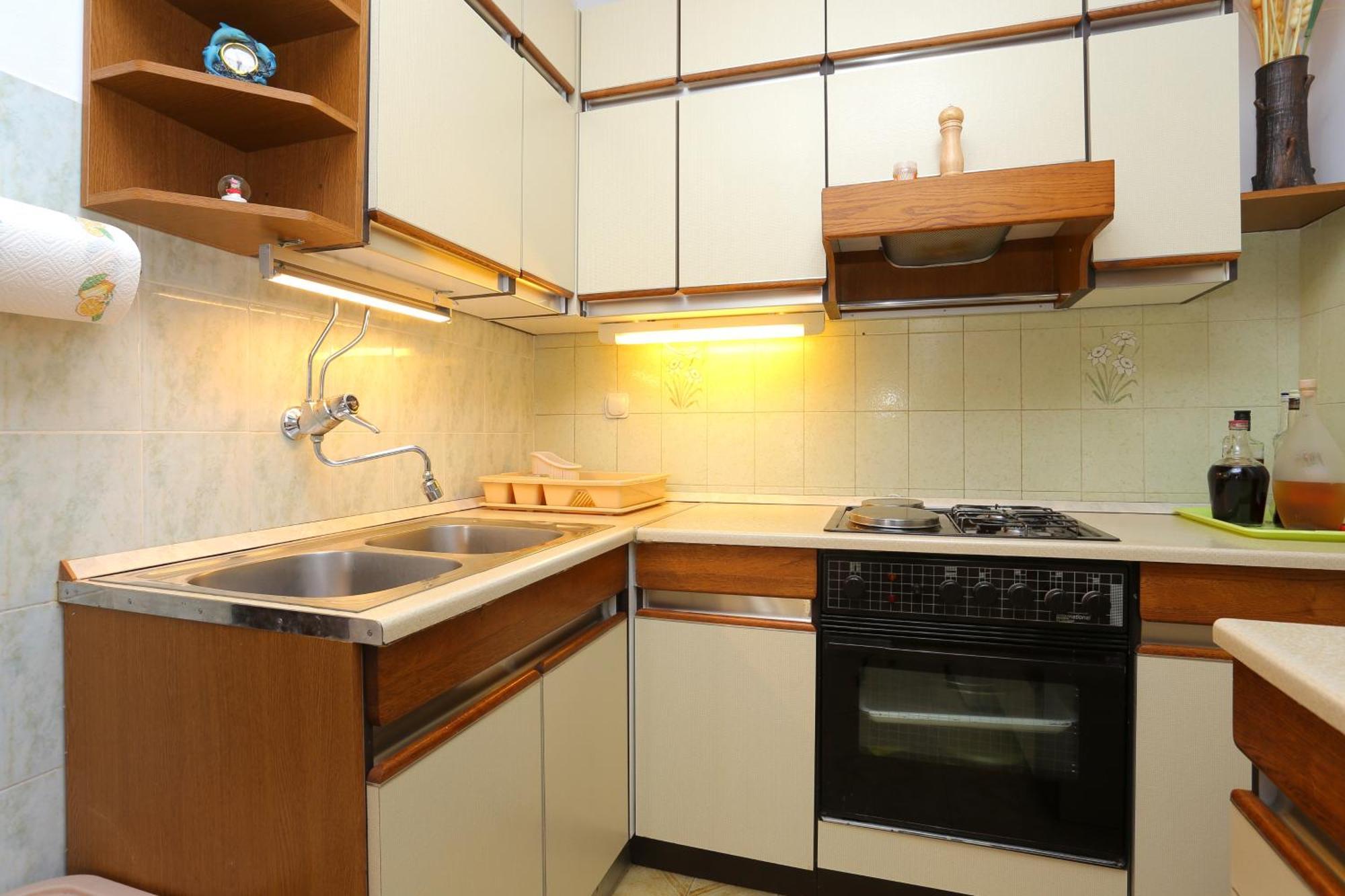 Apartments By The Sea Stanici, Omis - 1028 Tice Rom bilde